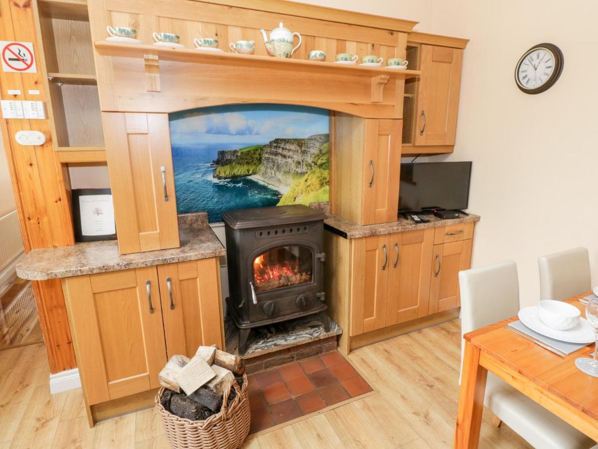 Cherry Tree Cottage Ballintober  Екстериор снимка